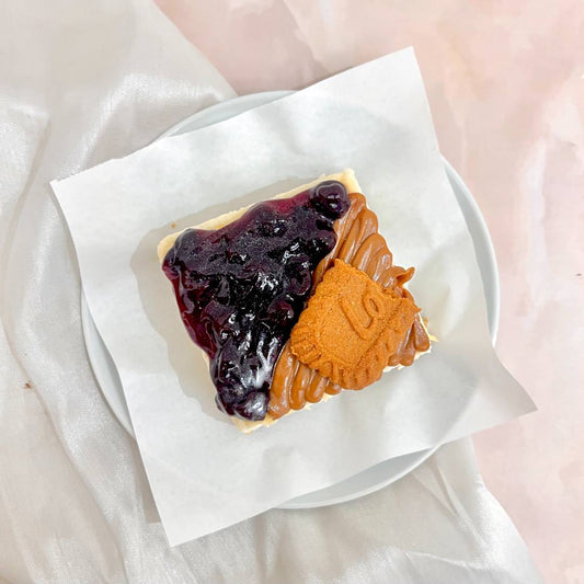 Half & Half Cheesecake [Biscoff & Blueberry]